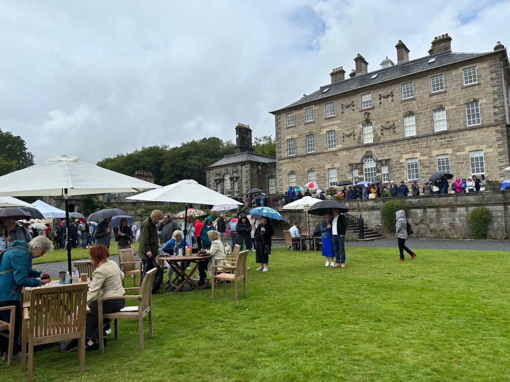 Buddies Flock To Antiques&nbsp;Roadshow