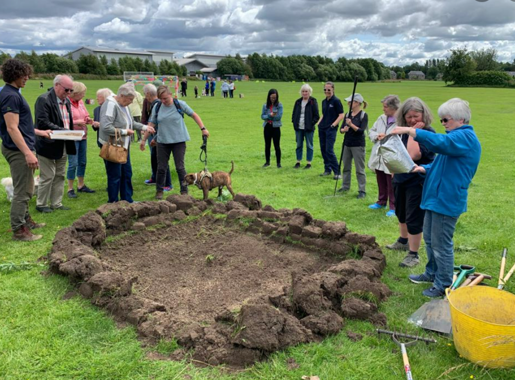 Council and community partnerships blossoming thanks to wildflower&nbsp;workshops