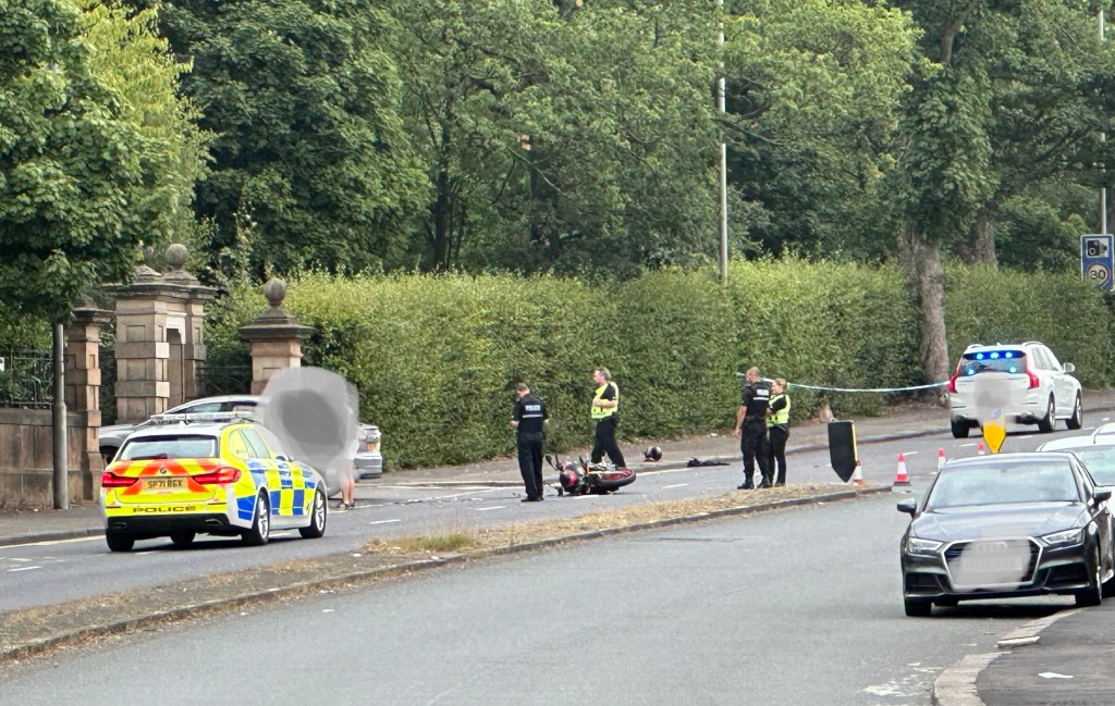 Glasgow Road Closed Due To&nbsp;Crash