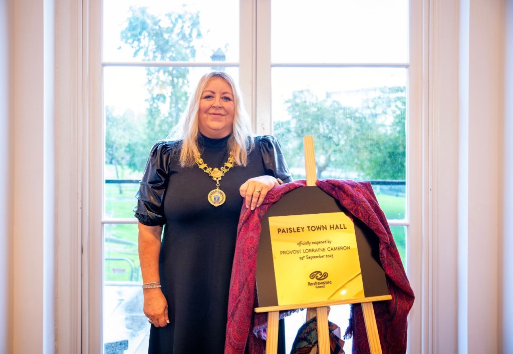 Paisley Town Hall officially opened as Chimes event rings in the&nbsp;future