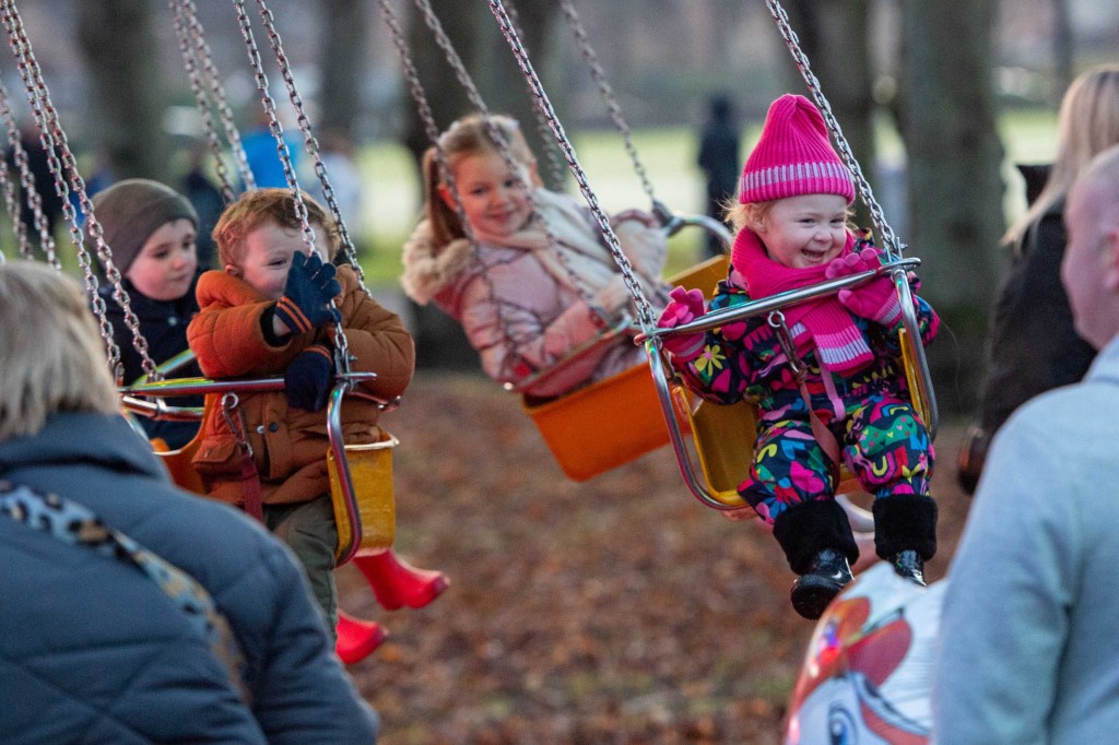 Renfrew lights up for&nbsp;Christmas