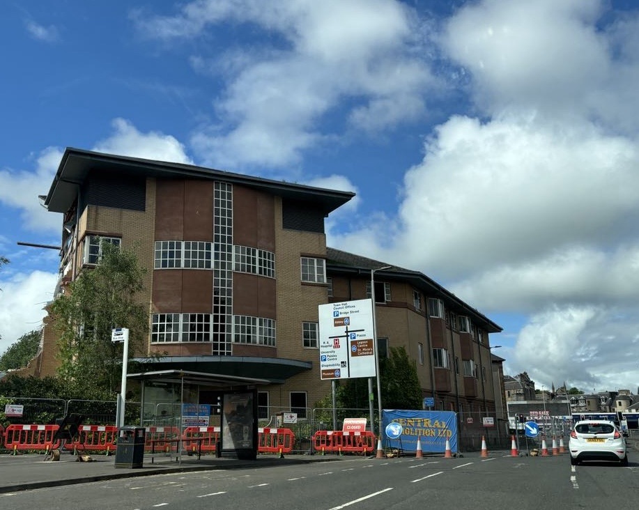 Travel Chaos Looms A726 two Lane Reduction at Former DWP Building in&nbsp;Paisley