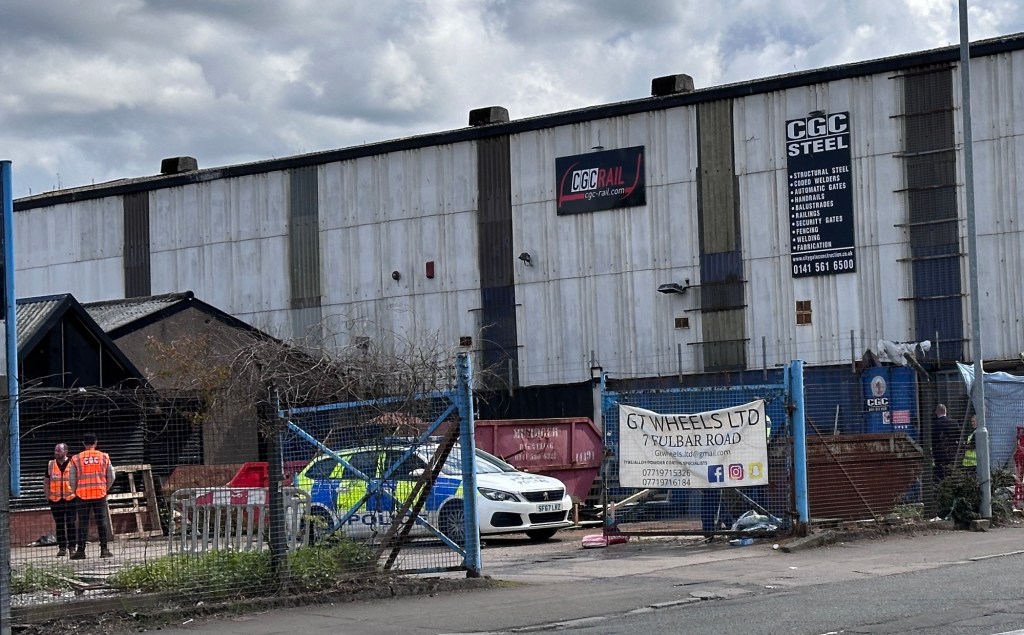 Tragic Death on Fulbar Road, Paisley: Ongoing Police&nbsp;Investigation