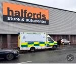 Vehicle crashes into Halfords auto&nbsp;centre