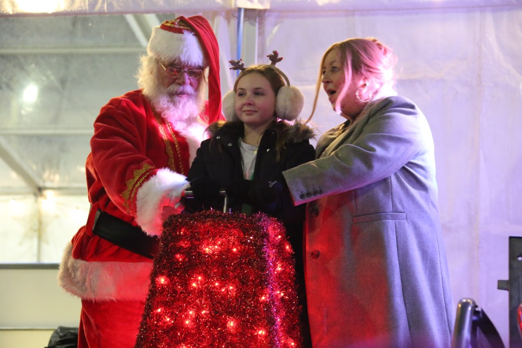 Paisley Sparkles as Christmas Lights Illuminate the&nbsp;Town