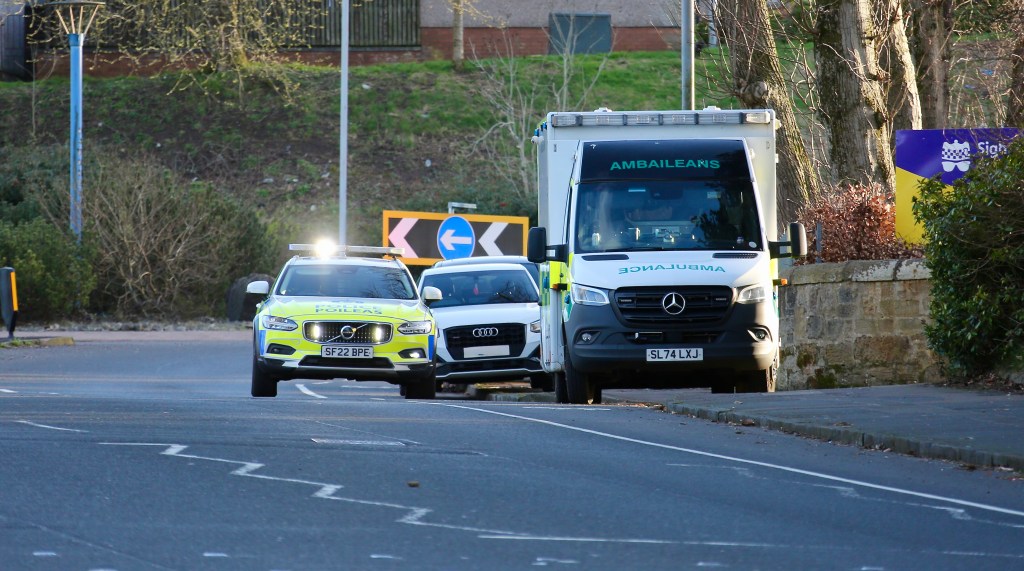 🚨 This was the scene on Hawkhead road&nbsp;today