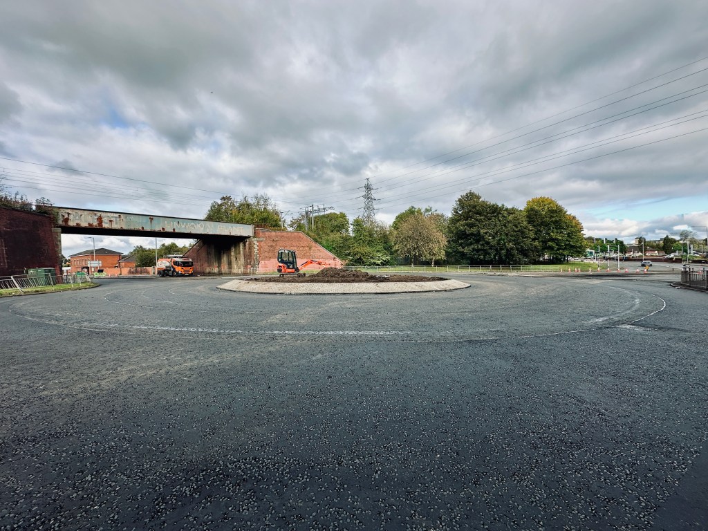 Linwood Toll Resurfacing Work Progresses as Roundabout Nears Next Stage